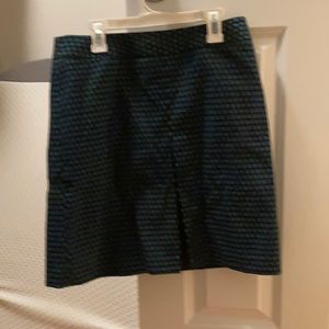 Loft novelty skirt-black with green pattern